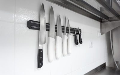 Bloki do noży czy magnetyczne listwy – porównanie