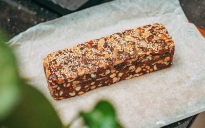 Co dają batony proteinowe i czy warto je jeść?